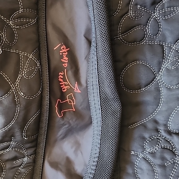 Lululemon Side Stage Dance Bag in Black GUC - Picture 3 of 14